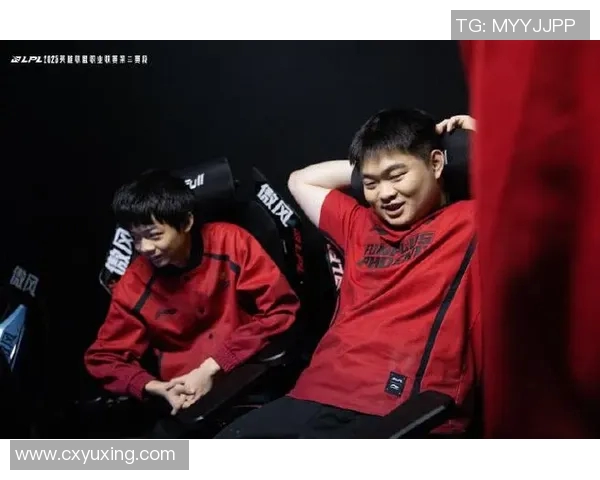 赛后复盘FPX与V5对决中选手个人能力的深度分析与探讨